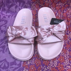 Puma/Fenty Light Pink Bow Slides by Rihanna Puma/Fenty Light Pink Bow Slides by Rihanna